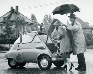 BMW_Isetta_Coupe_1955.jpg