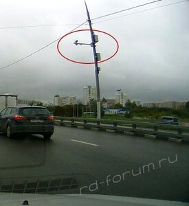 Камеры на автобусную полосу. Камера на автобусную полосу. Камеры на полосу в Москве. Как выглядит камера на полосу. Камеры которые штрафуют за автобусную полосу.